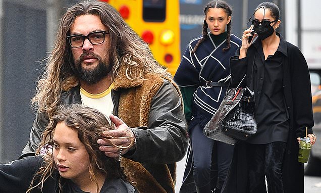 Jason Momoa fusses over his son Nakoa-Wolf as he visits stepdaughter Zoe Kravitz in NYC – Daily Mail