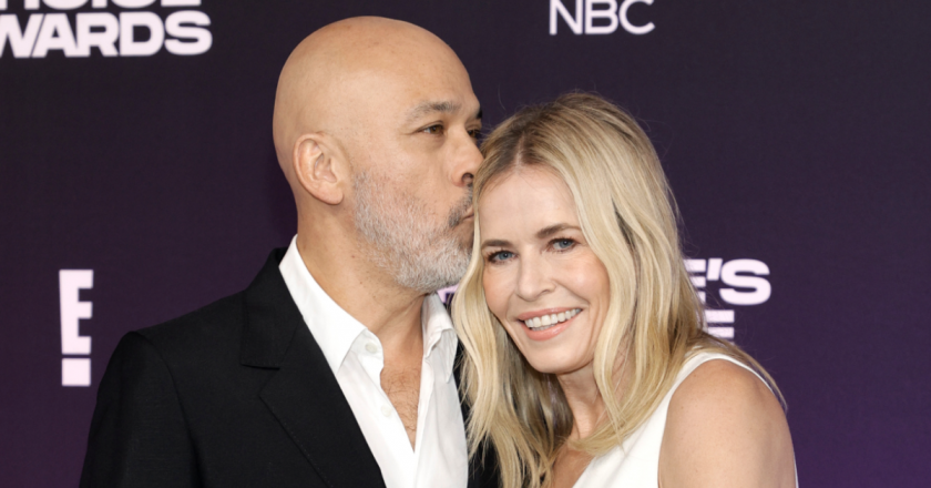 Chelsea Handler, 47, says therapy gave her the self-awareness she needed to fall in love with Jo Koy – Yahoo Life