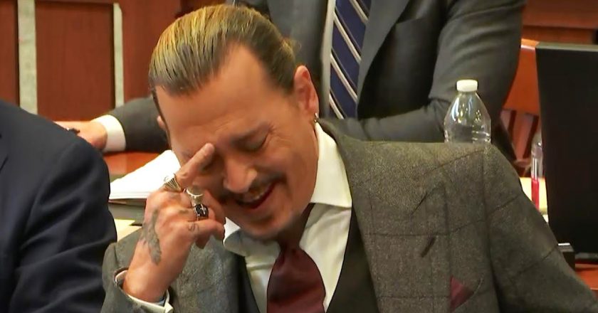 Johnny Depp GIGGLES During Trial After Bodyguard Mentions His Privates – Entertainment Tonight