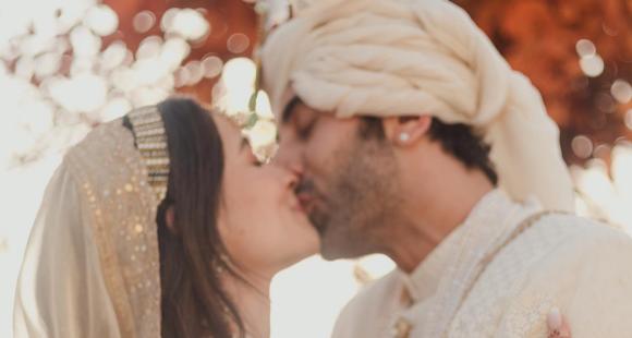 WATCH: Groom Ranbir Kapoor kneels in front of Alia Bhatt during varmala ceremony, seals his love with a kiss – PINKVILLA