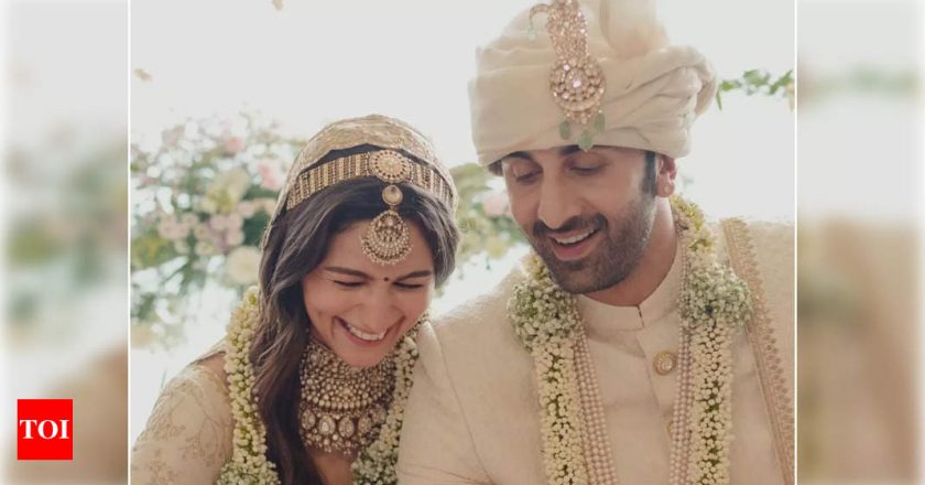 ​Alia Bhatt took only four pheras with Ranbir Kapoor at their wedding, reveals Rahul Bhatt – Times of India