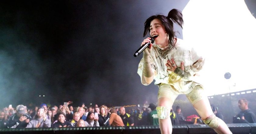 Coachella 2022 live updates: Billie Eilish closes out Day 2 with epic performance – New York Post