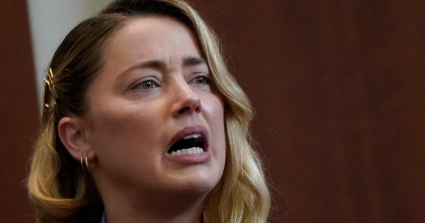 Amber Heard tearfully testifies about alleged abuse in Johnny Depp trial: Did he just hit me? – USA TODAY