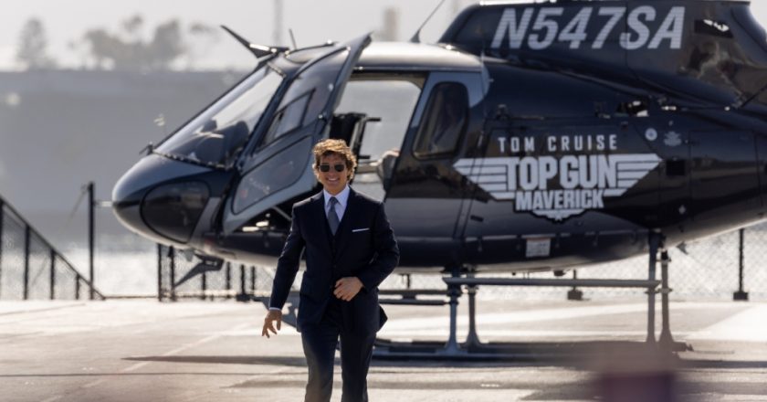 Inside ‘Top Gun: Maverick’s’ San Diego Premiere Spectacle, Including Tom Cruise’s Helicopter Arrival – Hollywood Reporter