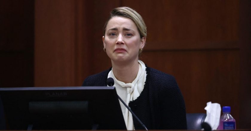 Watch Live: Amber Heard resumes testifying in civil trial for libel lawsuit filed by Johnny Depp – CBS News