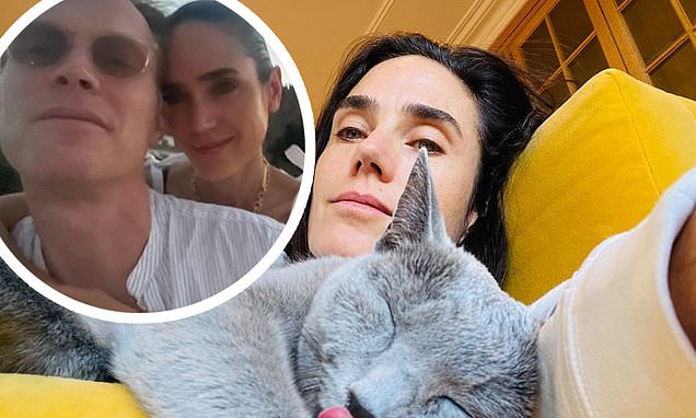 Jennifer Connelly finally joins Instagram and posts first snaps of her cat and husband Paul Bettany – Daily Mail