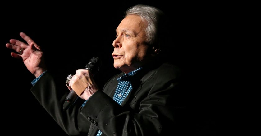 Mickey Gilley, Country Star Whose Club Inspired ‘Urban Cowboy,’ Dies at 86 – The New York Times