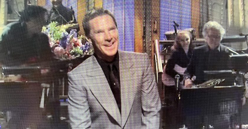 ‘SNL’: Benedict Cumberbatch Jokes About Being “Beat By Will Smith” At Oscars, Pays Mother’s Day Tribute To Mother And Wife In Opening Monologue – Deadline