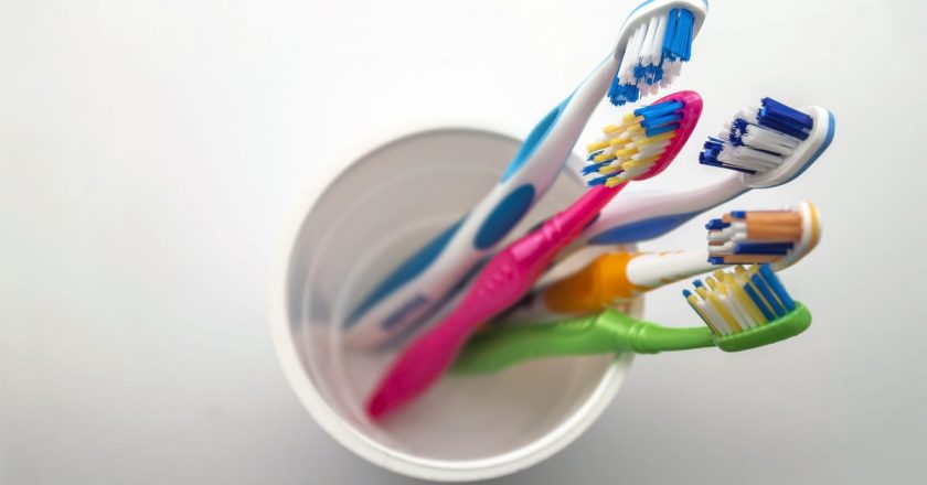 Theres No Such Thing As a Clean Toothbrush – Lifehacker