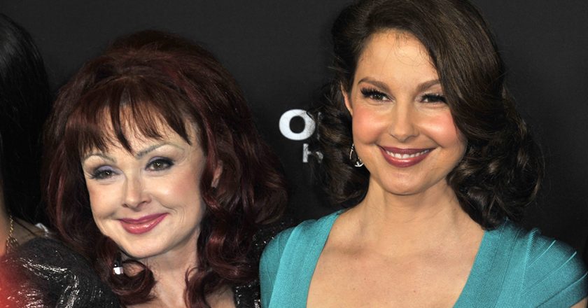 Naomi Judd’s Cause of Death Was a Self-Inflicted Firearm Wound, Daughter Ashley Reveals in New Interview – Variety