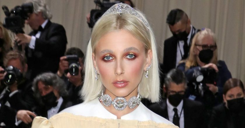 Emma Chamberlain Debuts Platinum Blonde Hair at 2022 Met Gala – E! NEWS